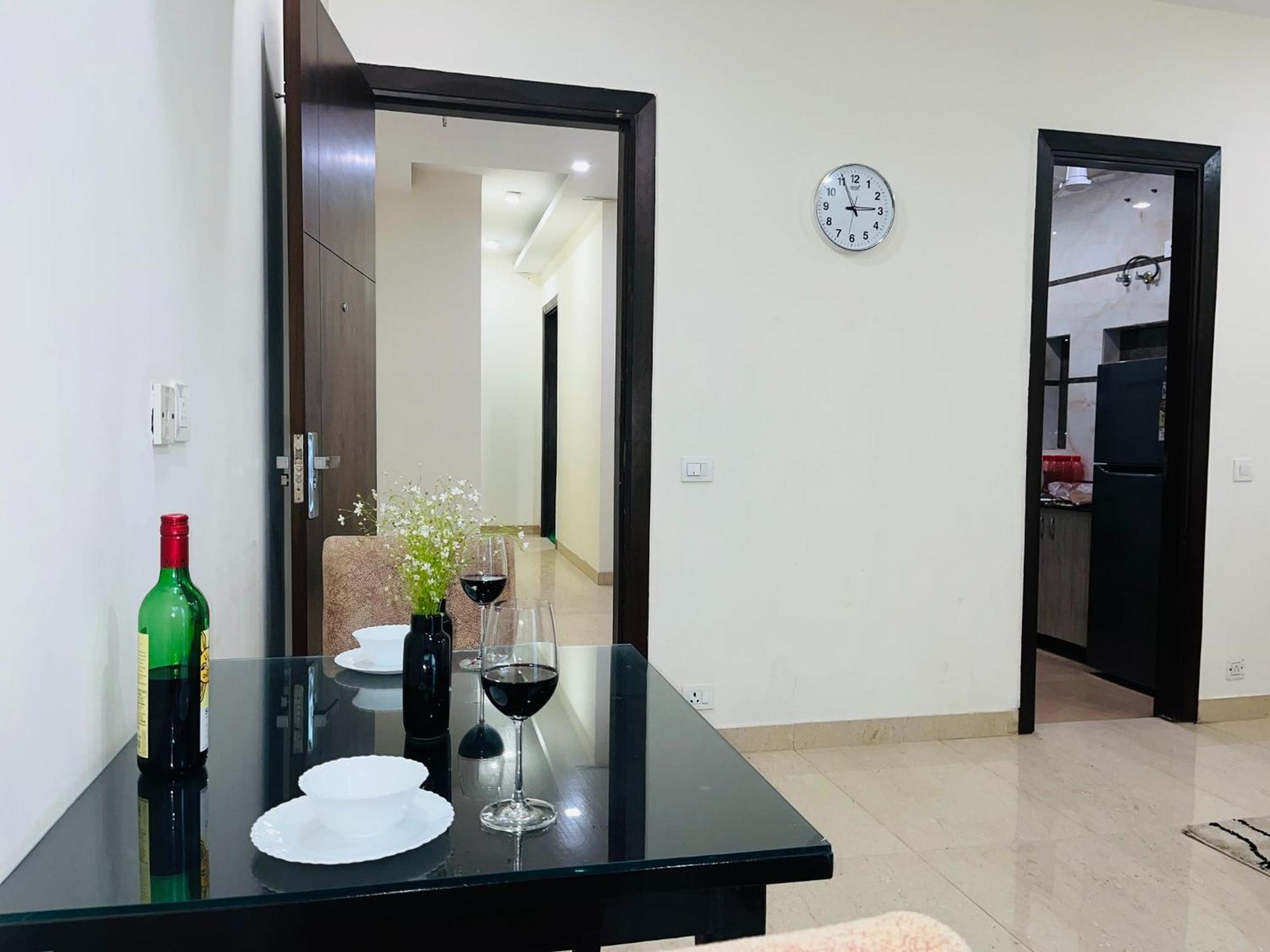 Bluo 1Bhk - Dlf Cybercity, Balcony, Lift, Parking Gurgaon Dış mekan fotoğraf
