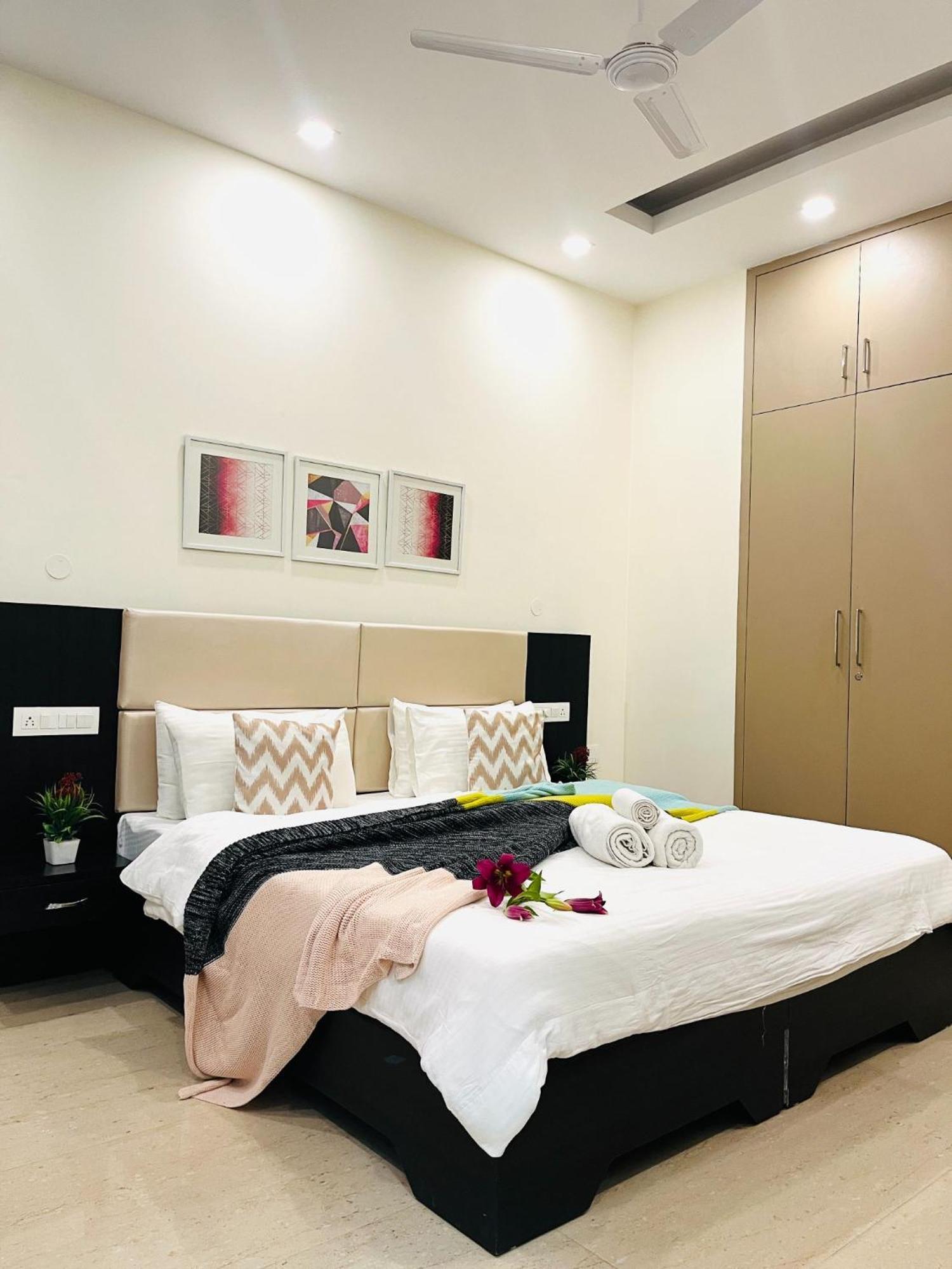 Bluo 1Bhk - Dlf Cybercity, Balcony, Lift, Parking Gurgaon Dış mekan fotoğraf